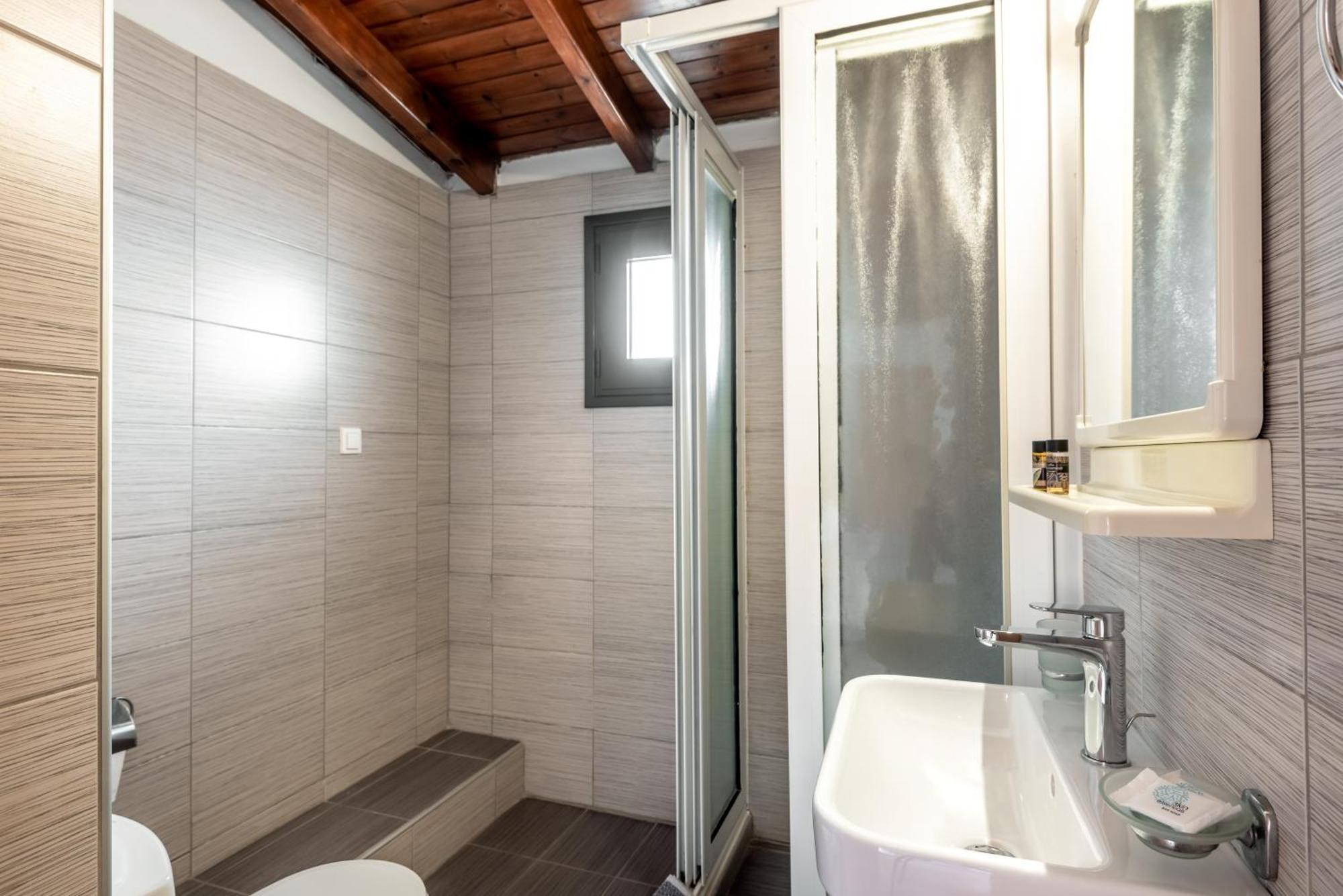 Superb Apartments Kriaras Sea View In Sfakia Khora Sfakion Luaran gambar